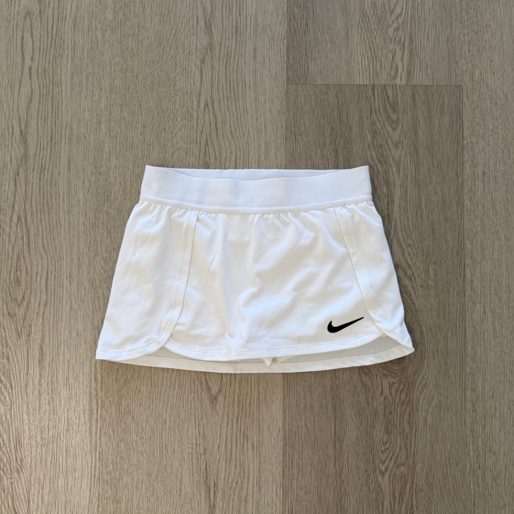 Girls Tennis Lot!  Nike Dry Fit Tennis Skirts and two tops (Skirts S Tops XS) - Picture 2 of 11